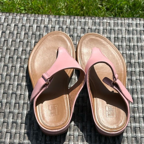 Fitflop Pink and Tan Sandals T-Strap Comfort - Picture 4 of 6